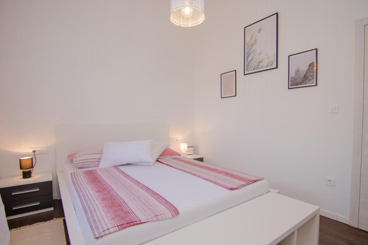 Apartments Aki Malinska Esterno foto